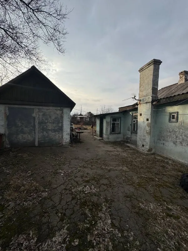 Продаю газифицированный дом
🌇Днр город макеевка, район ново-рабочий. 📌
✅Основные характеристики:
- Общая площадь: 69 кв. М.
⛽Отопление: газовый котел.
💦Водоснабжение: по графику.
- Состояние: жилое, санузел расположен внутри дома.
✅Дополнительно: гараж, хозяйственные постройки, большой подвал в доме.
🌎6 Соток земли.
📑Юридические аспекты:
Все документы готовы.
Прописанных лиц нет.
💰Цена:1 900 000 ₽, есть торг❗️
Контакты для связи:
📲☎️+79493418412, Лилия ан терем
🛫Подписаться | дать объявление
📲Наш max - фотография - 3