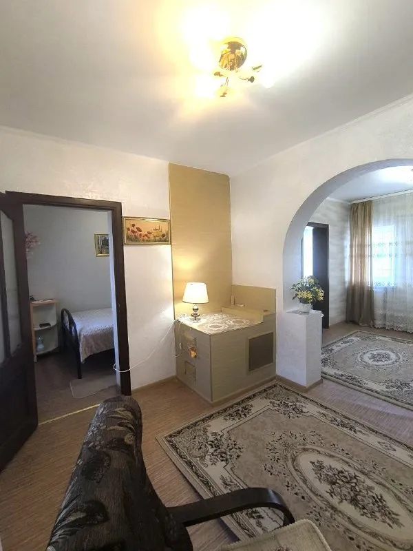 Эксклюзивно продается дом 🏡

🌇Донецк в куйбышевском ориентир – ул. Словацкая.  📌

✅Дом 50м2,  с ремонтом, в отличном  состоянии.
✅Две изолированные спальни + гостиная, зал,   кухня, прихожая и с\у.
⛽Отопление газовое, двухконтурный котел, кондиционер, окна пластик.
👍Капитальный забор по фасаду.  

🌎Участок 4 сотки.
💰Цена 4.800.000 рублей

Задать вопрос или записаться на просмотр
📲☎️+79493170115 Агентство.

🛫Подписаться  |  дать объявление
📲Наш max - фотография - 1