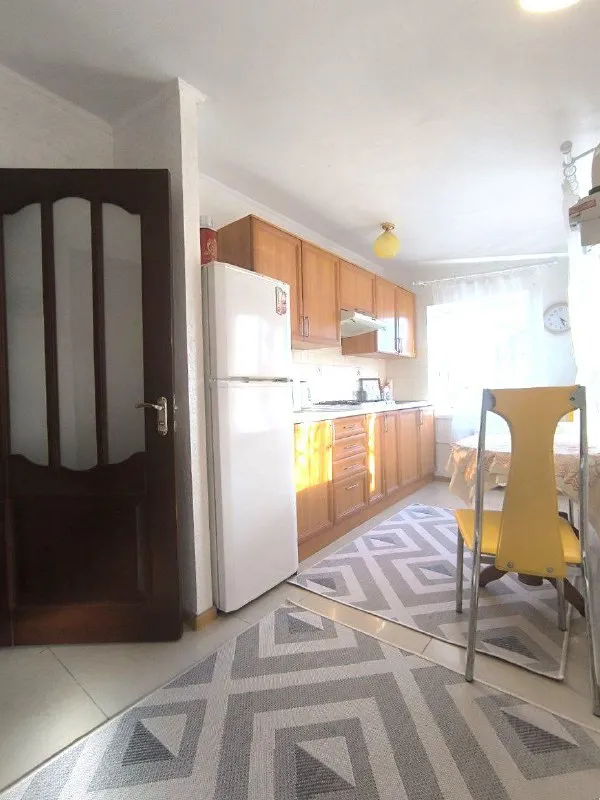 Эксклюзивно продается дом 🏡

🌇Донецк в куйбышевском ориентир – ул. Словацкая.  📌

✅Дом 50м2,  с ремонтом, в отличном  состоянии.
✅Две изолированные спальни + гостиная, зал,   кухня, прихожая и с\у.
⛽Отопление газовое, двухконтурный котел, кондиционер, окна пластик.
👍Капитальный забор по фасаду.  

🌎Участок 4 сотки.
💰Цена 4.800.000 рублей

Задать вопрос или записаться на просмотр
📲☎️+79493170115 Агентство.

🛫Подписаться  |  дать объявление
📲Наш max - фотография - 4