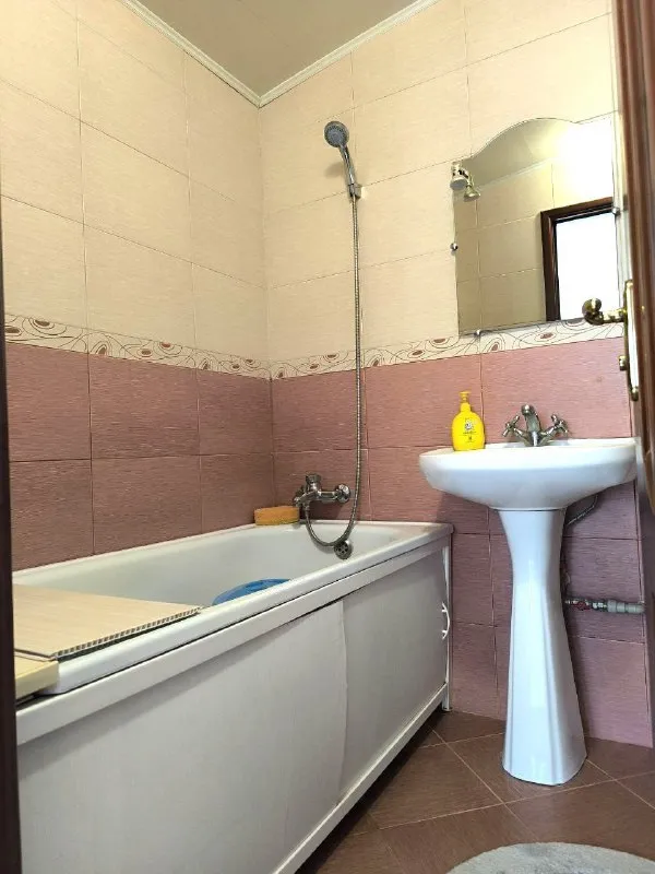 Эксклюзивно продается дом 🏡

🌇Донецк в куйбышевском ориентир – ул. Словацкая.  📌

✅Дом 50м2,  с ремонтом, в отличном  состоянии.
✅Две изолированные спальни + гостиная, зал,   кухня, прихожая и с\у.
⛽Отопление газовое, двухконтурный котел, кондиционер, окна пластик.
👍Капитальный забор по фасаду.  

🌎Участок 4 сотки.
💰Цена 4.800.000 рублей

Задать вопрос или записаться на просмотр
📲☎️+79493170115 Агентство.

🛫Подписаться  |  дать объявление
📲Наш max - фотография - 6