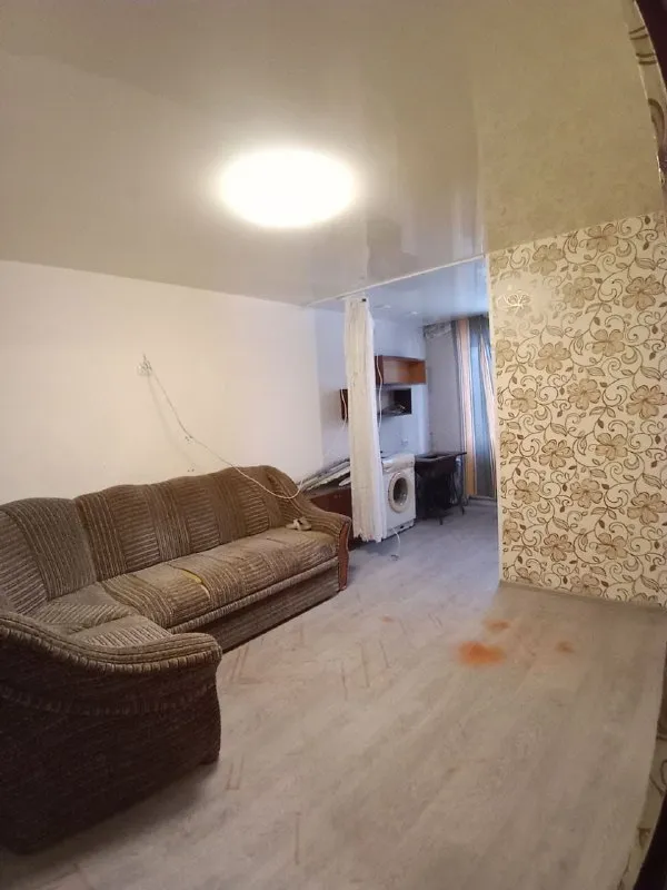 🏡Продам 1-однокомнатную квартиру не дорого
🌇Город: харцызск днр
🗺Центр города
🏙️Район стоматологии
Вокзальная 76

• Этажность–2/5 жилого дома
• Площадь квартиры–33 м2

• Тёплая и светлая квартира
• Частично сделан ремонт
• Новая газовая колонка,
Электропроводка, сантехника
• В квартире остаётся мебель которая присутствует
🔥Собственник

💴Цена: 1🍋7 рублей
📍Возможен торг
📲 Звоните по этому номеру телефона:
☎️+7(949) 341-47-78 Людмила

📨Подписаться - фотография - 1