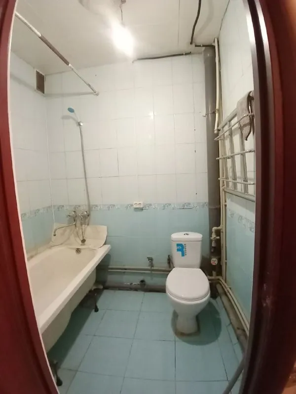 🏡Продам 1-однокомнатную квартиру не дорого
🌇Город: харцызск днр
🗺Центр города
🏙️Район стоматологии
Вокзальная 76

• Этажность–2/5 жилого дома
• Площадь квартиры–33 м2

• Тёплая и светлая квартира
• Частично сделан ремонт
• Новая газовая колонка,
Электропроводка, сантехника
• В квартире остаётся мебель которая присутствует
🔥Собственник

💴Цена: 1🍋7 рублей
📍Возможен торг
📲 Звоните по этому номеру телефона:
☎️+7(949) 341-47-78 Людмила

📨Подписаться - фотография - 5
