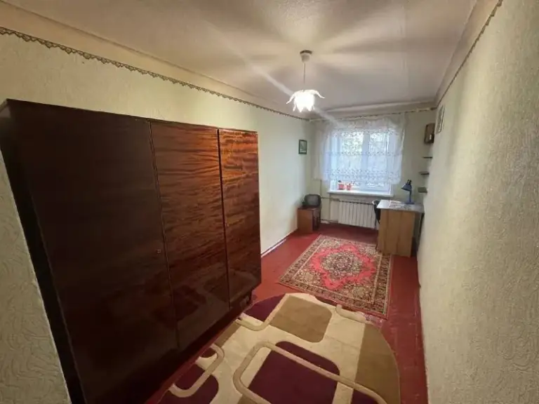 В продаже 2-х комнатная квартира

🌇В кировском районе г. Донецка. Месторасположение: семашко. 📌

✅Квартира в жилом состоянии, заехать и жить.
✅Этажность 3/5
💦Вода по графику, достаёт без проблем.
❗️Отлично подойдёт как для себя так и для сдачи в аренду.

💰Цена: 3 100 000р
📄Документы рф готовы к продаже. Собственник присутствует на сделке!

Звоните — показ в удобное для вас время!
📲☎️+ 7 949 575 08 46 С уважением, андрей • ан "новый донбасс"

🛫Подписаться  |  дать объявление
📲Наш max - фотография - 4