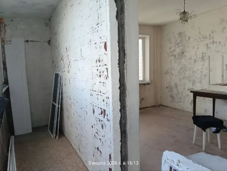 Продам крупногабаритную (34.4м. Кв. ) 1но комнатную квартиру на м-н солнечном, ул. Скляренко. 10/14 этажного (водичка идет хорошо). Лоджия 6м. – застеклена. Комната 17м. Кв. Окна пластиковые. Квартира под ремонт. Тамбур на 4 квартиры. Ленинский проспект, рынок, м-н мирный – все рядом, прекрасная инфраструктура города. Цена - 2 400 000 руб. Ан анна +7 949 470 04 83 (феникс), +7 949 796 89 69 (миранда). - фотография - 7