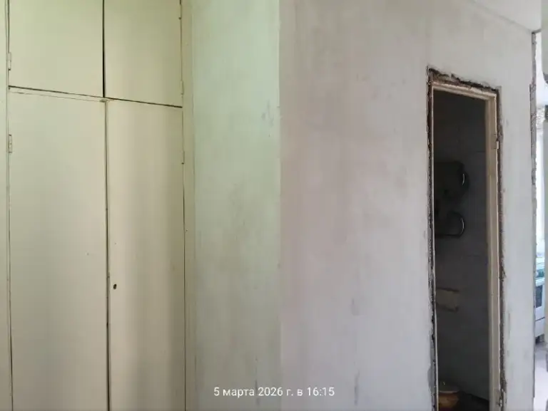 Продам крупногабаритную (34.4м. Кв. ) 1но комнатную квартиру на м-н солнечном, ул. Скляренко. 10/14 этажного (водичка идет хорошо). Лоджия 6м. – застеклена. Комната 17м. Кв. Окна пластиковые. Квартира под ремонт. Тамбур на 4 квартиры. Ленинский проспект, рынок, м-н мирный – все рядом, прекрасная инфраструктура города. Цена - 2 400 000 руб. Ан анна +7 949 470 04 83 (феникс), +7 949 796 89 69 (миранда). - фотография - 9