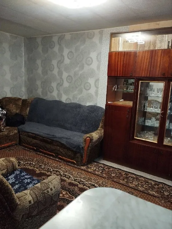 Сдаётся двухкомнатная квартира, город харцызск, район черёмушки, мкр. Металлургов дом 6,2 этаж пятиэтажного дома, окна пластиковые, балкон остекленный, с мебелью и бытовой техникой. Состояние жилое, хорошее. Подъезд чистый, ухоженный. Цена 20.000₽+коммунальные платежи, первый и последний месяц. На долгий срок. По вопросам тел. (+7(916)017-15-44)
(+7 (949) 323-98-42)Комментарии не читаю - фотография - 8