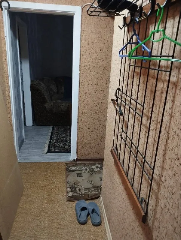 Сдаётся двухкомнатная квартира, город харцызск, район черёмушки, мкр. Металлургов дом 6,2 этаж пятиэтажного дома, окна пластиковые, балкон остекленный, с мебелью и бытовой техникой. Состояние жилое, хорошее. Подъезд чистый, ухоженный. Цена 20.000₽+коммунальные платежи, первый и последний месяц. На долгий срок. По вопросам тел. (+7(916)017-15-44)
(+7 (949) 323-98-42)Комментарии не читаю - фотография - 9