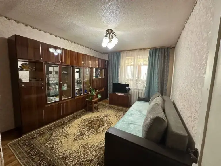 🏡Продам 1-однокомнатную квартиру
🌇Город: зугрэс днр
🗺Улица 60 лет октября, 19

• Этажность–3/5 жилого дома
• Общая площадь–36 м2

• Квартира не угловая
• Рядом школа, детский садик, больница, магазины и автостоянка
• Документы готовы
🔥Собственник

💴Цена: 1🍋400.000 рублей
☎️+7(949) 437-61-93

📨Подписаться - фотография - 3