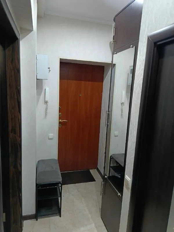 Посуточно 1-комнатная квартира

🌇В донецке, напротив донецк-сити, киевский район📌

💰Цена 7000 ₽(от одних суток (торг), при заселении на долгий срок, цена обговаривается)❗️

✅Квартиры укомплектованы всем необходимым, для вас, чистота, уют, интернет, средства гигиены (гель для душа, шампунь, зубная щетка, паста, тапочки (одноразовые). Уютная квартира.
💦Вода 24/7 стоит накопительный бак!

❗️Квартира свободна с 17.04.26

Все вопросы по телефону:
📲☎️+79496593145.

🛫Подписаться  |  дать объявление
📲Наш max - фотография - 1