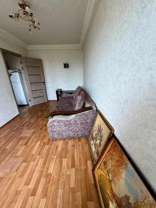 🏡Продается 2-двухкомнатная квартира от собственника
🌇Город: харцызск днр
🗺Черемушки, м-н металлургов, в кооперативном доме

• Этажность–4/5 жилого дома
• Общая площадь–41.20 м2
• Жилая–26.4 м2

• Окна и балконный блок пластик, балкон деревянный, застеклён, комнаты раздельные, санузел раздельный
• Рядом находится лицей «интелект», рынок

• В шаговой доступности: супермаркеты сельпо, вектор, молоко, строительный магазин восток, аптека, кофейня
• Хорошая транспортная развязка, ходит множество автобусов и тролейбус
🔥Собственник

💴Цена: 2🍋350.000 рублей
📍Небольшой торг
☎️+7(949) 367-07-21

📨Подписаться - фотография - 4