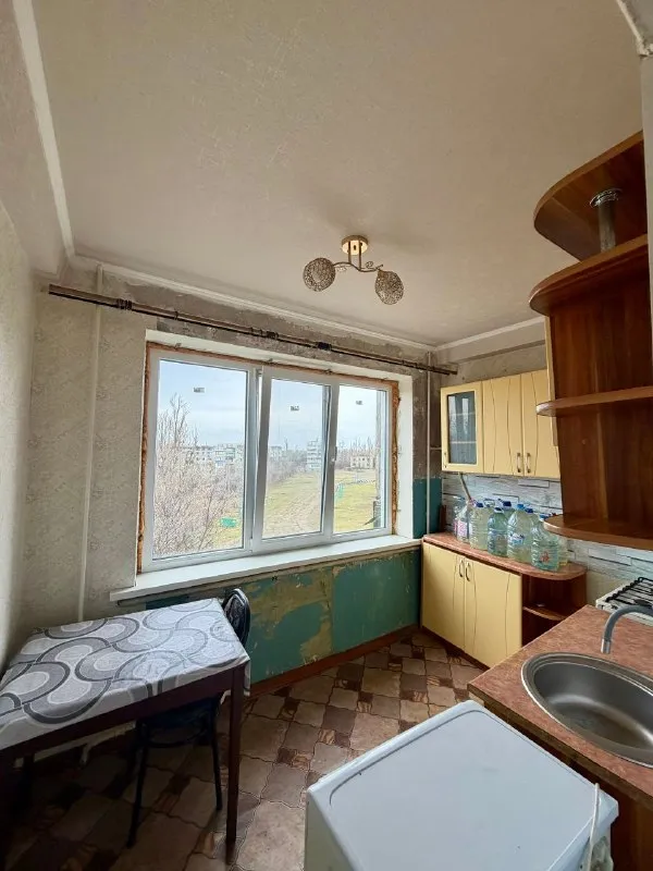 🏡Продается 2-двухкомнатная квартира от собственника
🌇Город: харцызск днр
🗺Черемушки, м-н металлургов, в кооперативном доме

• Этажность–4/5 жилого дома
• Общая площадь–41.20 м2
• Жилая–26.4 м2

• Окна и балконный блок пластик, балкон деревянный, застеклён, комнаты раздельные, санузел раздельный
• Рядом находится лицей «интелект», рынок

• В шаговой доступности: супермаркеты сельпо, вектор, молоко, строительный магазин восток, аптека, кофейня
• Хорошая транспортная развязка, ходит множество автобусов и тролейбус
🔥Собственник

💴Цена: 2🍋350.000 рублей
📍Небольшой торг
☎️+7(949) 367-07-21

📨Подписаться - фотография - 6