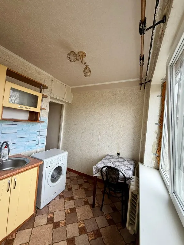 🏡Продается 2-двухкомнатная квартира от собственника
🌇Город: харцызск днр
🗺Черемушки, м-н металлургов, в кооперативном доме

• Этажность–4/5 жилого дома
• Общая площадь–41.20 м2
• Жилая–26.4 м2

• Окна и балконный блок пластик, балкон деревянный, застеклён, комнаты раздельные, санузел раздельный
• Рядом находится лицей «интелект», рынок

• В шаговой доступности: супермаркеты сельпо, вектор, молоко, строительный магазин восток, аптека, кофейня
• Хорошая транспортная развязка, ходит множество автобусов и тролейбус
🔥Собственник

💴Цена: 2🍋350.000 рублей
📍Небольшой торг
☎️+7(949) 367-07-21

📨Подписаться - фотография - 7