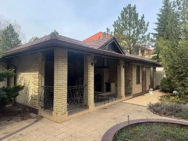 Продажа капитального дома
Дом в идеальное состояние!

🌇Донецк в коттеджном посёлке - хорошово📌

Общие характеристики:
🔹 4 Этажа
🔹 Общая площадь более 600 кв. М.
🔹 6 Спален и 6 санузлов
🔹 2 Отапливаемых гаража
🔹 Прачечная
🔹 Бассейн, джакузи, сауна
🔹 Бильярд
🔹 Встроенная техника smeg

🔹Дом в идеальном состоянии, никто не жил!

📲☎️+79495370025

🛫Подписаться  |  дать объявление
📲Max - фотография - 2