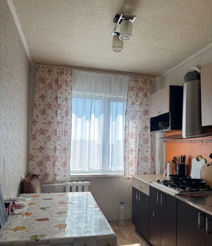 Продам двухкомнатную квартиру

🌇Донецк. Кировский район, текстильщик. 📍

✅Срочная продажа!!
✅Быстрый выход на сделку
Решительным бонус!
✅Квартира с косметическим ремонтом.
✅Теплая, светлая, чистая.
❗️Лоджия как кабинет: утеплена и с ремонтом.
💦Вода на этаж достает! - фотография - 6