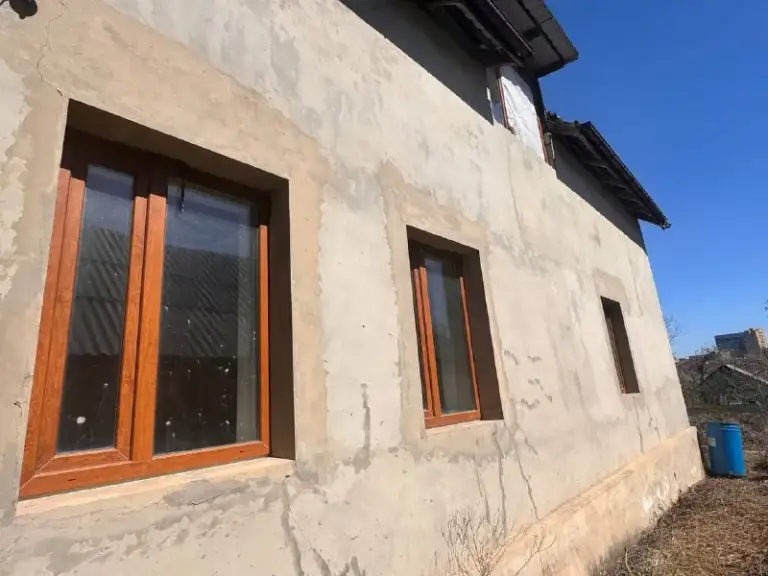 Дом в центре города, 2 этажа🏠

🌇Донецк, ул. Калинина куйбышевский район, гостиница прага

🌎Участок 4 сотки, установлена подпорная стена. Предчистовая отделка. Документы готовы, росреестр.

🔹Общая площадь 140 м2
- 1 Этаж:
Кухня, гостиная, сан узел, хозяйственная комната, гардеробная;
+ Подвал
- 2 Этаж:
3 Спальные комнаты, сан узел;

🔹Коммуникации заведены
⛽Газ, 💡свет, 💧водоснабжение, септик, есть возможность использования центральной канализации.

👍Отличная планировка, позволяет с комфортом раз. .. >

💰Цена 10 млн. ₽ - торг уместен!

📲☎️+79495370025

Подписаться  |  📩дать объявление
📲Наш max - фотография - 3