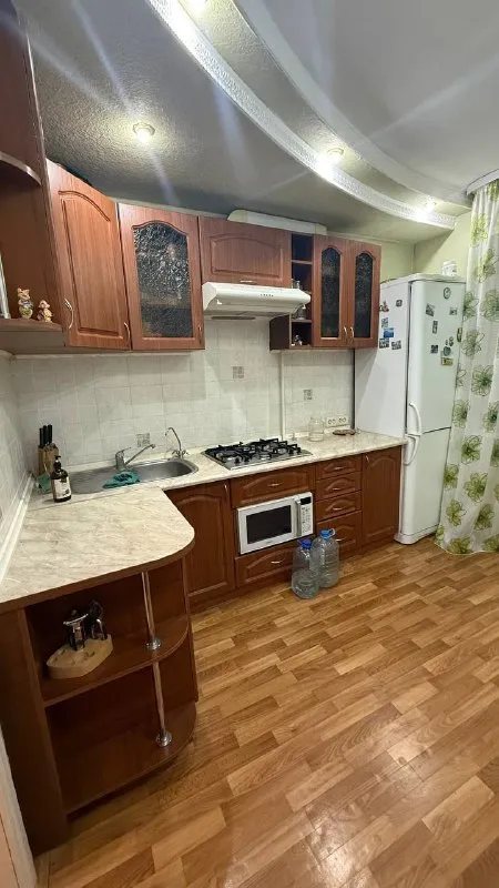 Агентством недвижимости город.
Вы мечтаете - мы реализовываем💫

Продажа уютной 3х комнатной квартры, кировский рн :
📍Текстильщик ул. В. Терешковой.

Квартира готова к проживанию :
✔️Мебель и бытовая техника остается
✔️Отличный вариант, зайти и жить
✔️Вода доходит по графику
✔️Окна пластиковые

Инфраструктура отлично развита, рядом с домом :

✔️Магазины, супермаркеты
✔️Школа, детский сад
✔️Салоны красоты
✔️Банк, аптека
✔️Остановка транспорта (развязка в любую точку города).

Документы рф 🇷🇺
Собственник на сделке.

Показ в любой день с 9.00 до 11.00 или с 16.00 до 20.00

☎️+79491555039
☎️+79496307778 - фотография - 2