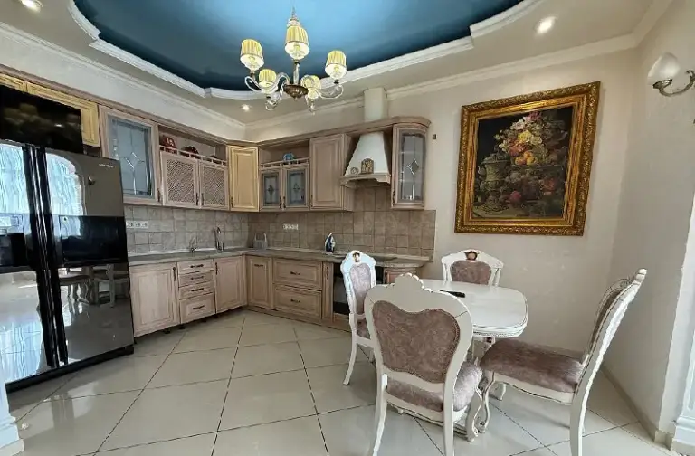 Квартира komfort klass с мебелью и техникой площадь ленина-новострой, парко место бонусом !

☎️79495059339

Стройте свое пространство с агентством недвижимости город.
Вы мечтаете - мы реализовываем💫

📍Новострой + паркинг в центре ворошиловского района пл. Ленина ❕
Лучшая локация донецка ❕

Аренда 3х комнатной квартиры 128 квадратов + большой балкон и гардеробная.
Все что вы видите на видео в квартире остается ❕
Шикарно развита инфраструктура :
✔️Магазины

✔️Супермаркеты

✔️Школа

✔️Бульвар пушкина

✔️Площадь ленина
Состояние ремонта идеальное, заходи и живи 👌

Цена: 25 000 000

Показ в любое время - фотография - 1