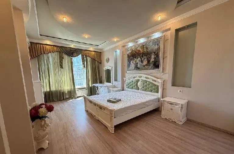 Квартира komfort klass с мебелью и техникой площадь ленина-новострой, парко место бонусом !

☎️79495059339

Стройте свое пространство с агентством недвижимости город.
Вы мечтаете - мы реализовываем💫

📍Новострой + паркинг в центре ворошиловского района пл. Ленина ❕
Лучшая локация донецка ❕

Аренда 3х комнатной квартиры 128 квадратов + большой балкон и гардеробная.
Все что вы видите на видео в квартире остается ❕
Шикарно развита инфраструктура :
✔️Магазины

✔️Супермаркеты

✔️Школа

✔️Бульвар пушкина

✔️Площадь ленина
Состояние ремонта идеальное, заходи и живи 👌

Цена: 25 000 000

Показ в любое время - фотография - 9