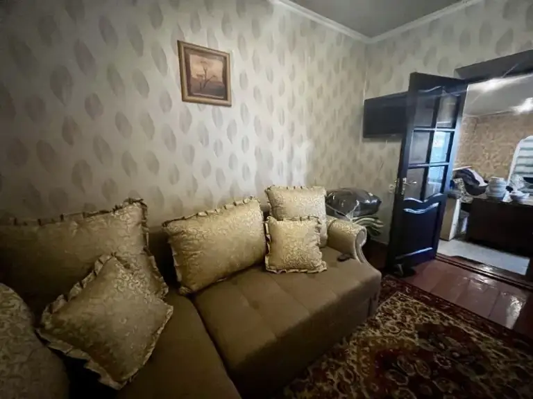 🏡Аренда комн дома+гараж
🌇Город: донецк днр
🏙️Район: кировский р-н
🗺Ориентир: кировский пивзавод/мкрн. Семашко

• Сдам дом со всей мебелью и техникой сроком от 6-ть месяцев.
• Приоритет: семья с детьми, мужчины итр по усмотрению.
• Накопительная система для воды 400 л. , холодная/горячая, газовое отопление, душ. Кабина.
• Место отдыха во дворе.

Долгосрочная аренда

💴Цена: 30.000руб + свет, вода, газ.
☎️+79494194208

📨Подписаться - фотография - 3
