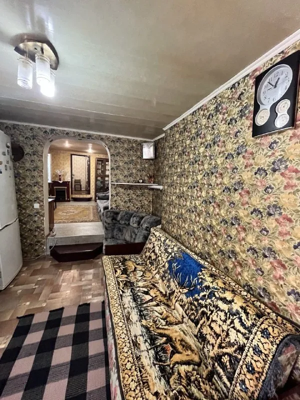 🏡Аренда комн дома+гараж
🌇Город: донецк днр
🏙️Район: кировский р-н
🗺Ориентир: кировский пивзавод/мкрн. Семашко

• Сдам дом со всей мебелью и техникой сроком от 6-ть месяцев.
• Приоритет: семья с детьми, мужчины итр по усмотрению.
• Накопительная система для воды 400 л. , холодная/горячая, газовое отопление, душ. Кабина.
• Место отдыха во дворе.

Долгосрочная аренда

💴Цена: 30.000руб + свет, вода, газ.
☎️+79494194208

📨Подписаться - фотография - 8