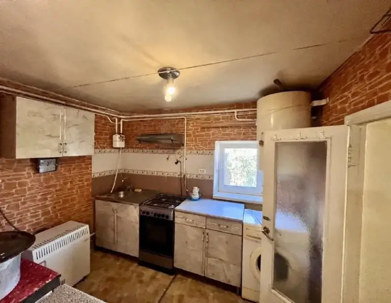 🏡Аренда комн дома+гараж
🌇Город: донецк днр
🏙️Район: кировский р-н
🗺Ориентир: кировский пивзавод/мкрн. Семашко

• Сдам дом со всей мебелью и техникой сроком от 6-ть месяцев.
• Приоритет: семья с детьми, мужчины итр по усмотрению.
• Накопительная система для воды 400 л. , холодная/горячая, газовое отопление, душ. Кабина.
• Место отдыха во дворе.

Долгосрочная аренда

💴Цена: 30.000руб + свет, вода, газ.
☎️+79494194208

📨Подписаться - фотография - 9