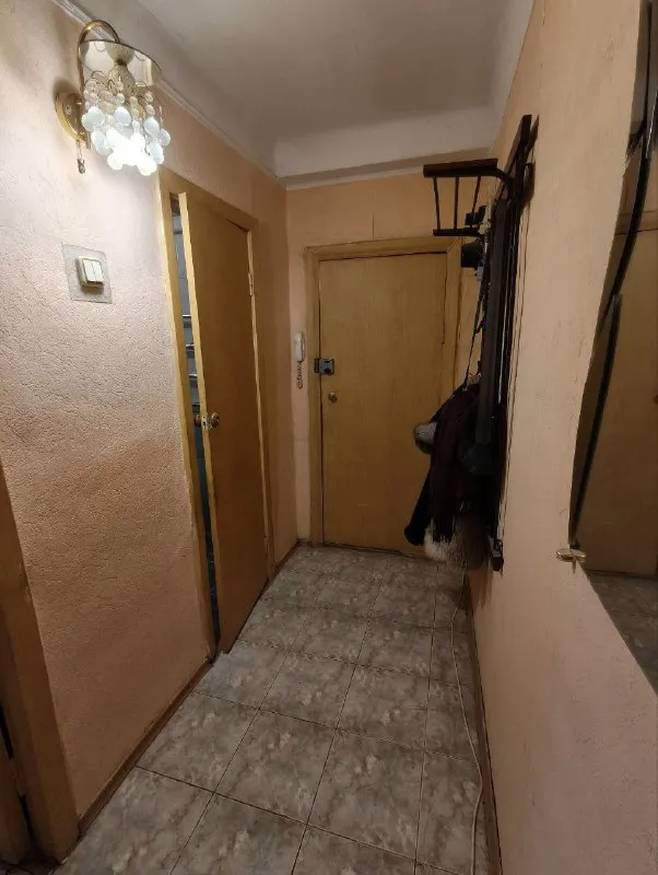 Продам двухкомнатную квартиру

🌇Донецк, кировский район, семашко, район жкх📌

✅В жилом состоянии.
✅Комнаты большие и просторные.
✅Чистая аккуратная.
📑Документы готовы.
✅4 Этаж/ 4эт. Вода по графику.
✅Окна мп, трубы поменяны.
☎️+7(949) 36-77-907
📲☎️+7(900) 257-11-66 Татьяна

🛫Подписаться  |  дать объявление
📲Наш max - фотография - 1
