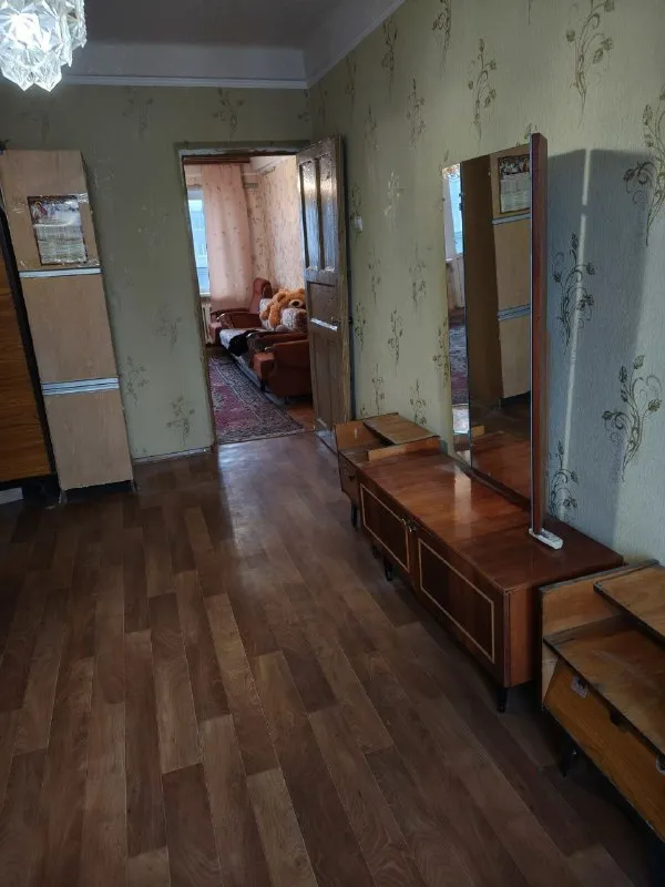 Продам двухкомнатную квартиру

🌇Донецк, кировский район, семашко, район жкх📌

✅В жилом состоянии.
✅Комнаты большие и просторные.
✅Чистая аккуратная.
📑Документы готовы.
✅4 Этаж/ 4эт. Вода по графику.
✅Окна мп, трубы поменяны.
☎️+7(949) 36-77-907
📲☎️+7(900) 257-11-66 Татьяна

🛫Подписаться  |  дать объявление
📲Наш max - фотография - 2