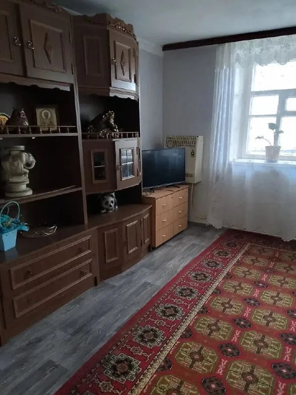 🏡Продаётся дом в кировском районе
🌇Город: донецк днр
🗺11 Поселок, сокол
• Участок–10 соток земли
• Дом газифицированный
• В доме четыре комнаты, кухня, туалет, ванная комната
• На территории две скважины по 30 метров и огород
• В огороде растет малина, ежевика и много фруктовых деревьев
• Рядом школа, детский садик, магазины, остановки общественного транспорта
🔥Собственник
💴Цена: 3🍋800.000 рублей
☎️+7(949) 428-03-00 Светлана
📨Подписаться - фотография - 3