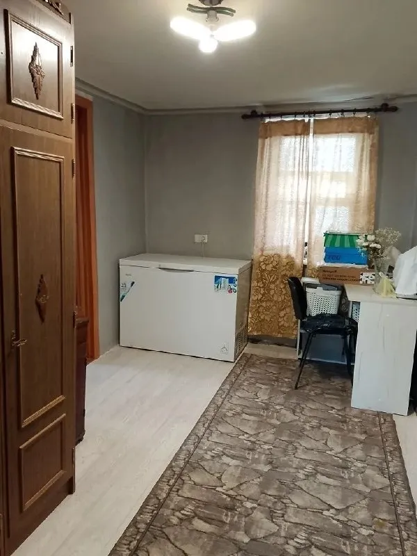 🏡Продаётся дом в кировском районе
🌇Город: донецк днр
🗺11 Поселок, сокол
• Участок–10 соток земли
• Дом газифицированный
• В доме четыре комнаты, кухня, туалет, ванная комната
• На территории две скважины по 30 метров и огород
• В огороде растет малина, ежевика и много фруктовых деревьев
• Рядом школа, детский садик, магазины, остановки общественного транспорта
🔥Собственник
💴Цена: 3🍋800.000 рублей
☎️+7(949) 428-03-00 Светлана
📨Подписаться - фотография - 7