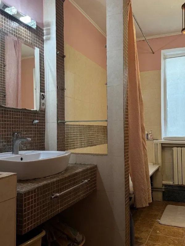 🏡Продается дом в ленинском районе
🌇Город: донецк днр
🗺Ориентир стадион металлург

• Площадь–135 м2. 3.5 сотки земли

• На территории навес на две машины, капитальный гараж на одну машину
• Забор из шлакоблока, беседка, 2-ва входа
• Дом в жилом состоянии
• Хорошие плодовые деревья
• Есть рабочая баня, камин, печка,
Два газовых котла, один работает на случай отключения света
• Кондиционеры, бойлер, установлена в погребе система водоснабжения
• Вода есть всегда

• Установлен дорогой нормализатор напряжения
• Три спальни, большая ванная, зал, гардеробная, котельная, веранда
• Собственник, мы в нем живем
• Больше фото по запросу
• Документы готовы

💴Цена: 8🍋000.000 рублей
☎️+7(949) 439-38-23

📨Подписаться - фотография - 10