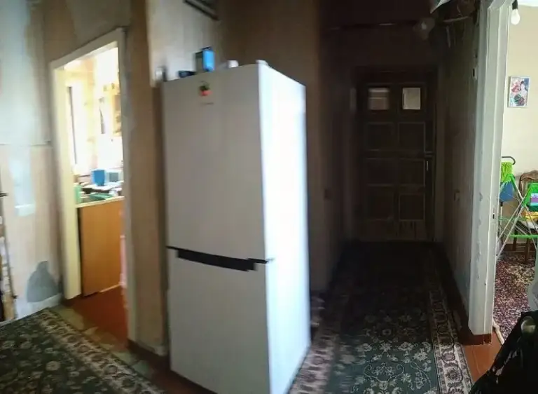 Продам жилой дом 🏡

🌇Днр город макеевка, поселок путь ильича. 📌

✅Дом жилой, сделан косметический ремонт.
⛽Дом отапливается газом, так же есть газовая колонка.
💦В подвале стоит бак на 500 литров воды.
📍Дом находится в 15 минутах езды от города, в живописной части посёлка, перед домом расположен ставок. 🔥
✅В шаговой доступности - фотография - 2