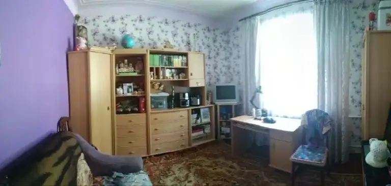 Продам жилой дом 🏡

🌇Днр город макеевка, поселок путь ильича. 📌

✅Дом жилой, сделан косметический ремонт.
⛽Дом отапливается газом, так же есть газовая колонка.
💦В подвале стоит бак на 500 литров воды.
📍Дом находится в 15 минутах езды от города, в живописной части посёлка, перед домом расположен ставок. 🔥
✅В шаговой доступности - фотография - 4