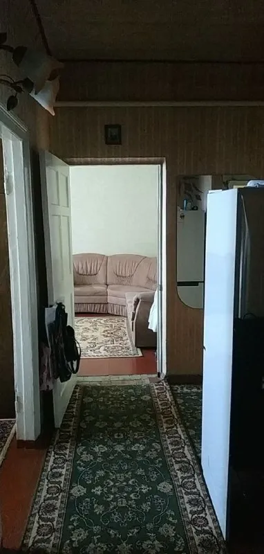 Продам жилой дом 🏡

🌇Днр город макеевка, поселок путь ильича. 📌

✅Дом жилой, сделан косметический ремонт.
⛽Дом отапливается газом, так же есть газовая колонка.
💦В подвале стоит бак на 500 литров воды.
📍Дом находится в 15 минутах езды от города, в живописной части посёлка, перед домом расположен ставок. 🔥
✅В шаговой доступности - фотография - 7