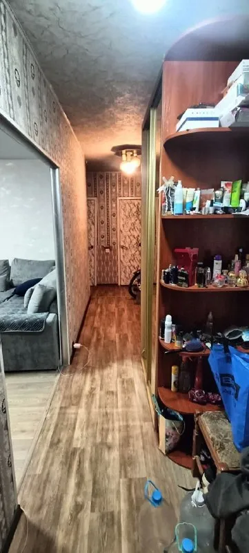 🏡Продажа 3-трехкомнатной квартиры
🌇Город: харцызск днр
🗺Улица краснознаменская, 69

• Этажность–9/9 жилого дома
• Общая площадь–63 м2

• Санузел раздельный
• Есть застеклённые балкон и угловая лоджия
• Состояние квартиры жилое
• Квартира продаётся частично с мебелью
🔥Собственник

💴Цена: 3🍋800.000 рублей
☎️+7(949) 456-11-81

📨Подписаться - фотография - 1