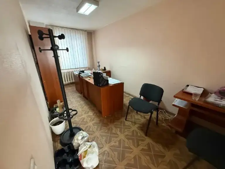 Продажа  3х комнатной квартиры

🌇В куйбышевском районе донецка, площадь бакинских комиссаров - панфилова 120📍

✅Рядом садики, школы, рестораны, магазины
Прекрасная транспортная развязка,

📍Центр города в 5 минутах!
💧Горячая вода - идёт -
✅Хороший напор!
✅Удобный этаж!

👀Показ возможен в любое время, ключи - фотография - 2