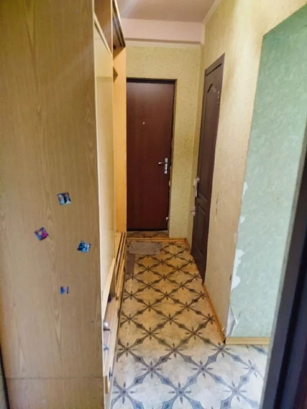 🏡Продам 2-двухкомнатную квартиру
🌇Город: донецк днр
🏙️Район: куйбышевский р-н
🗺Октябрьский

• Площадь квартиры–42.7 м2
• Этажность–5/5 жилого дома

• Квартира не угловая, крыша поменяна, тёплая
• Квартира продаётся под ремонт
• В шаговой доступности больница, 21-й рынок, магазины, садик, школа, транспорт, всё рядом
• Прописанных нет, долгов нет
🔥Собственник

💴Цена: 2🍋700.000 рублей
☎️+7(949) 419-04-95 Татьяна

📨Подписаться - фотография - 1
