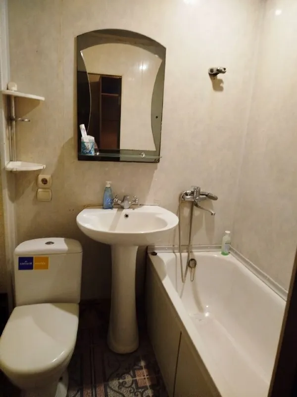 🏡Продам 2-двухкомнатную квартиру
🌇Город: донецк днр
🏙️Район: куйбышевский р-н
🗺Октябрьский

• Площадь квартиры–42.7 м2
• Этажность–5/5 жилого дома

• Квартира не угловая, крыша поменяна, тёплая
• Квартира продаётся под ремонт
• В шаговой доступности больница, 21-й рынок, магазины, садик, школа, транспорт, всё рядом
• Прописанных нет, долгов нет
🔥Собственник

💴Цена: 2🍋700.000 рублей
☎️+7(949) 419-04-95 Татьяна

📨Подписаться - фотография - 4