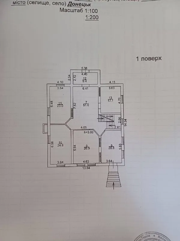 Продаётся просторный дом площадью 450 м²

Киевский район, гладковка.

Дом состоит из двух этажей и цокольного этажа. В цоколе планировались спортзал, подсобные помещения и котельная.

Дом построен из тёплых керамоблоков (привезены из польши). Снаружи дополнительно утеплён минеральной ватой 5 см и отштукатурен.
Для отделки цокольного этажа на участке уже имеется природный камень.

Внутри дома выполнены основные работы:

Полностью сделана внутренняя штукатурка
Разведена электропроводка по всему дому
Установлены мраморные подоконники

Крыша - гибкая черепица
Возможно бурение скважин на участке. Централизованная вода по графику

Дом очень светлый и просторный, высота потолков — 3 метра.

Подъезд к дому с двух сторон, асфальтированный.

Участок огражден забором по всему периметру.

Коммуникации:

Электричество подведено
Газ и вода проходят по участку

Участок 10 соток, ровный, находится в собственности.

Ижс
Все документы на дом и землю оформлены в соответствии с новыми требованиями земельного кодекса.
Один собственник.

💰 Стоимость — 40 000 за м².
Это примерно 1/3 от текущей стоимости строительства такого дома.

Отличный вариант для тех, кто хочет закончить дом под себя и значительно сэкономить на строительстве.

+7(967)135-22-29 — Карина - фотография - 4