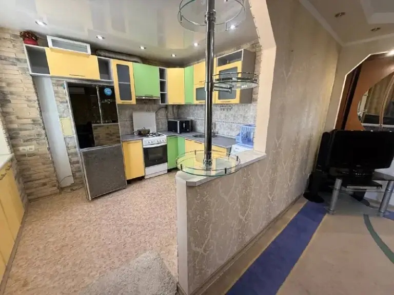 Продам 2-комнатную квартиру
🌇В куйбышевском районе донецка, улица корниенко 95📌
✅Этаж 2/5
👍Прекрасное расположение:
В шаговой доступности детские сады, школы, рестораны и магазины.
✅Отличная транспортная доступность: до центра города всего 5 минут!
💦Горячая вода с хорошим напором, удобный этаж.
👀Показы возможны в любое удобное для вас время, ключи в агентстве.
💰Цена: 4.000.000 ₽ торг
📲☎️+79495753652
Подписаться | 📩дать объявление
📲Наш max - фотография - 5
