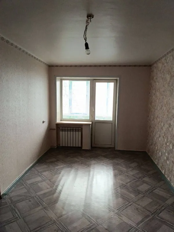 🏡Продаётся 1-однокомнатная квартира
🌇Город: донецк днр
🏙️Район: калининский р-н
🗺Улица хлюпина, ориентир парк роща

• Этажность–3/3 жилого дома
• Общая площадь–31 м2
• Жилая–14 м2
• Кухня–7 м2

• Дом кирпичный
• Квартира после ремонта
• Окна и балкон пластиковые
• Заменены батареи и система отопления
• Рядом школа, супермаркет, парк и магазины
• Документы готовы
🔥Собственник

💴Цена: 2🍋200.000 рублей
📍Торг
☎️+7(949) 396-94-59

📨Подписаться - фотография - 3