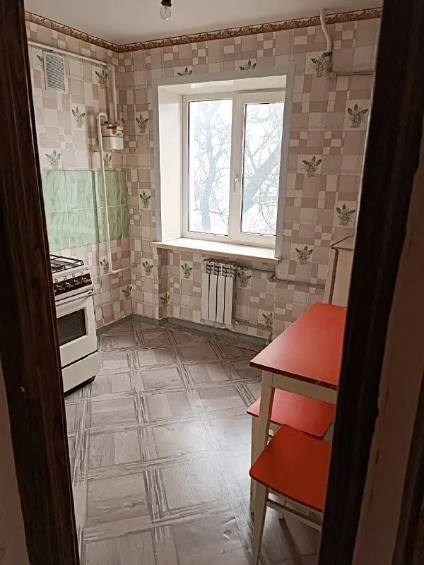 🏡Продаётся 1-однокомнатная квартира
🌇Город: донецк днр
🏙️Район: калининский р-н
🗺Улица хлюпина, ориентир парк роща

• Этажность–3/3 жилого дома
• Общая площадь–31 м2
• Жилая–14 м2
• Кухня–7 м2

• Дом кирпичный
• Квартира после ремонта
• Окна и балкон пластиковые
• Заменены батареи и система отопления
• Рядом школа, супермаркет, парк и магазины
• Документы готовы
🔥Собственник

💴Цена: 2🍋200.000 рублей
📍Торг
☎️+7(949) 396-94-59

📨Подписаться - фотография - 7