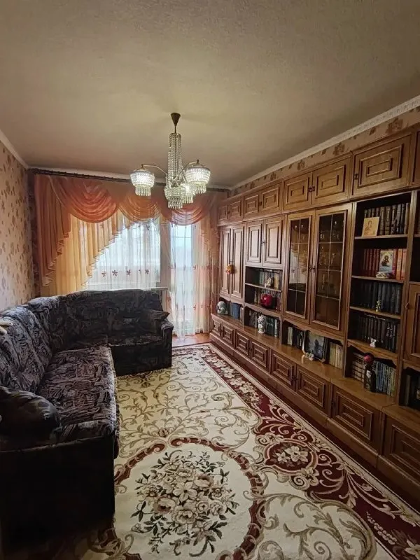 Продам 4-х комнатную квартиру

🌇Донецк, кировский район, текстильщик, островского. 📌

✅Средний этаж 9 ти этажного дома.
👍Квартира в хорошем жилом состоянии.
✅Балкон, большая лоджия.
📍Рядом школа, остановки, в шаговой доступности рынок, супермаркеты.

📑 Документы готовы.
Собственник на сделке
💰Цена 6,500,000 ₽ + торг.

📲☎️+7 (949) 464-32-04 Ирина

Подписаться  |  📩дать объявление
📲Наш max - фотография - 4