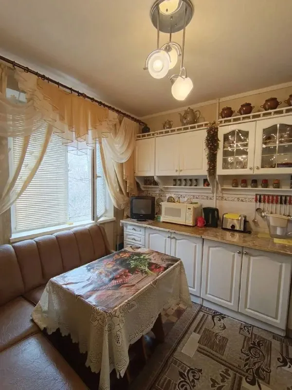 Продам 4-х комнатную квартиру

🌇Донецк, кировский район, текстильщик, островского. 📌

✅Средний этаж 9 ти этажного дома.
👍Квартира в хорошем жилом состоянии.
✅Балкон, большая лоджия.
📍Рядом школа, остановки, в шаговой доступности рынок, супермаркеты.

📑 Документы готовы.
Собственник на сделке
💰Цена 6,500,000 ₽ + торг.

📲☎️+7 (949) 464-32-04 Ирина

Подписаться  |  📩дать объявление
📲Наш max - фотография - 8
