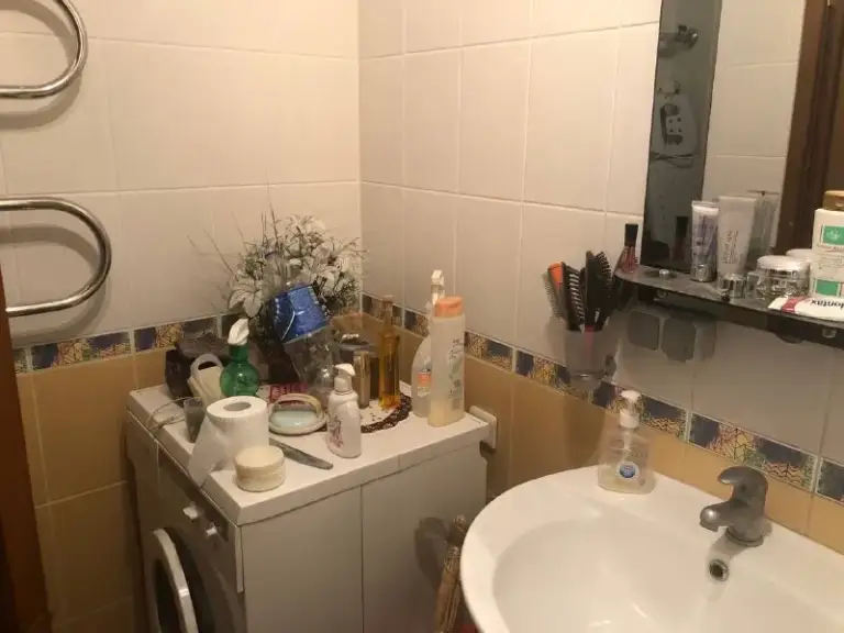 🏡Продаётся 4-четырехкомнатная квартира
🌇Город: донецк днр
🏙️Район: куйбышевский р-н
🗺Микрорайон магистральный, улица куйбышева 209
• В квартире выполнен качественный ремонт
• Вода по графику
• Мебель частично остается
• Рядом гипермаркет галактика и школа № 51
🔥Собственник
💴Цена: 7🍋800.000 рублей
☎️+7(949) 385-93-57 Сергей
📨Подписаться - фотография - 8