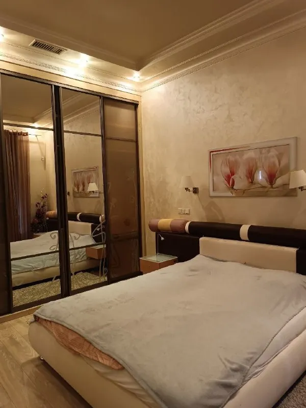 Сдается в аренду 🏡 дом

🌇Макеевка, червоногвардейский район, ориентир миси📍

✅В доме 4 комнаты + гостиная + кухня + 2 санузла + коридор.
✅Есть камин
✅Автономное отопление.
✅Есть ёмкость на 1000 литров для запаса вода
👍Большой двор.
✅ - фотография - 2