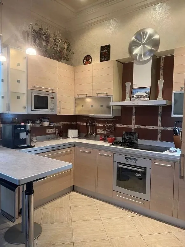 Сдается в аренду 🏡 дом

🌇Макеевка, червоногвардейский район, ориентир миси📍

✅В доме 4 комнаты + гостиная + кухня + 2 санузла + коридор.
✅Есть камин
✅Автономное отопление.
✅Есть ёмкость на 1000 литров для запаса вода
👍Большой двор.
✅ - фотография - 6