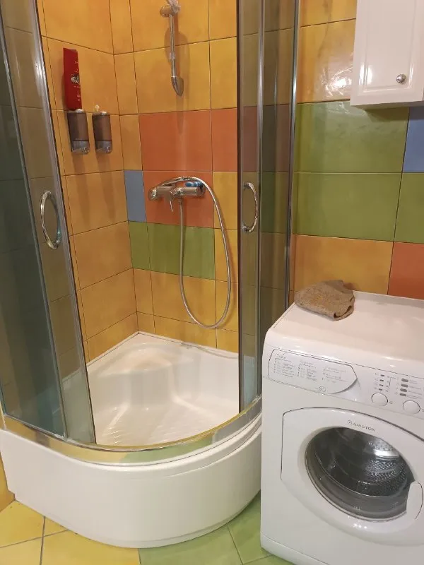 Сдается в аренду 🏡 дом

🌇Макеевка, червоногвардейский район, ориентир миси📍

✅В доме 4 комнаты + гостиная + кухня + 2 санузла + коридор.
✅Есть камин
✅Автономное отопление.
✅Есть ёмкость на 1000 литров для запаса вода
👍Большой двор.
✅ - фотография - 9