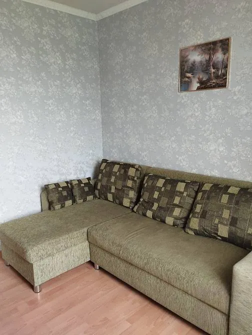 Аренда 2х комнатной квартиры в киевском районе - маяк
📍Улица батищева

В квартире вода 💦 круглосуточно.
Установлен накопительный бак на 1 тонну.

Свежий ремонт. Две раздельные спальни.
Есть все необходимое для комфортной жизни.
Два кондиционера, холодильник, стиральная машинка.

Без животных и детей.

Стоимость аренды 47.000₽
Залог 30.000₽.
Оплата по факту заселения.

Звоните 📲 +79491690454 - фотография - 2