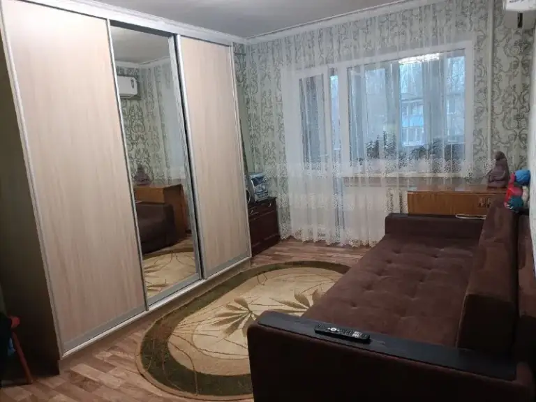 Продам однокомнатную квартиру
🌇Донецк, в центре пролетарского района, ул. Армавирская, 13 а. , рядом с администрацией. 📌
✅Этажность 4/5.
✅Общая площадь квартиры 32 кв, м, кухня 7,5 кв. М.
✅Дом кирпичный.
☝️‼️Квартира в отличном состоянии, заменена проводка, металлопластиковые окна, застеклённый балкон, пластиковые водопроводные и канализационные трубы.
👍Вложений не требует! - фотография - 2