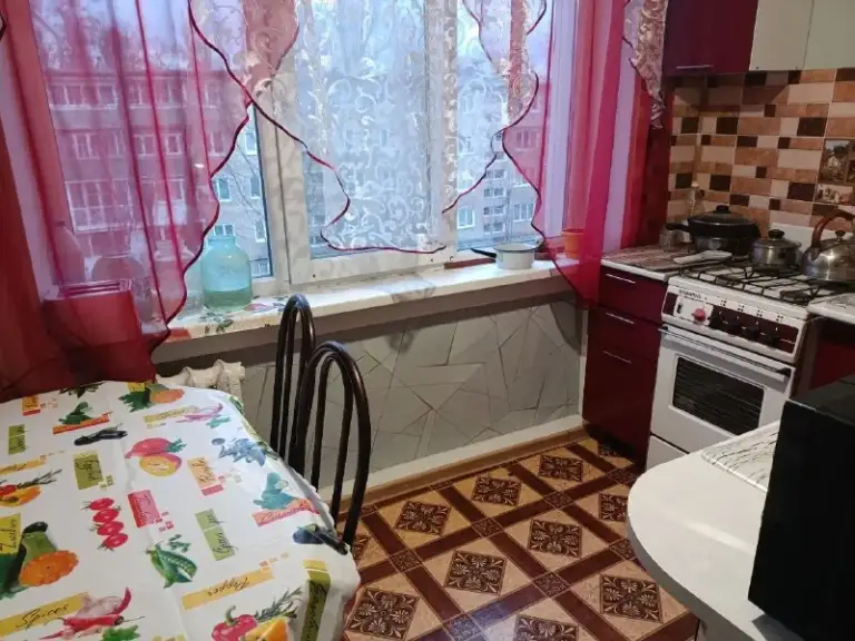 Продам однокомнатную квартиру
🌇Донецк, в центре пролетарского района, ул. Армавирская, 13 а. , рядом с администрацией. 📌
✅Этажность 4/5.
✅Общая площадь квартиры 32 кв, м, кухня 7,5 кв. М.
✅Дом кирпичный.
☝️‼️Квартира в отличном состоянии, заменена проводка, металлопластиковые окна, застеклённый балкон, пластиковые водопроводные и канализационные трубы.
👍Вложений не требует! - фотография - 6